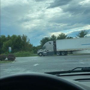 Meet your Posher, Manuel